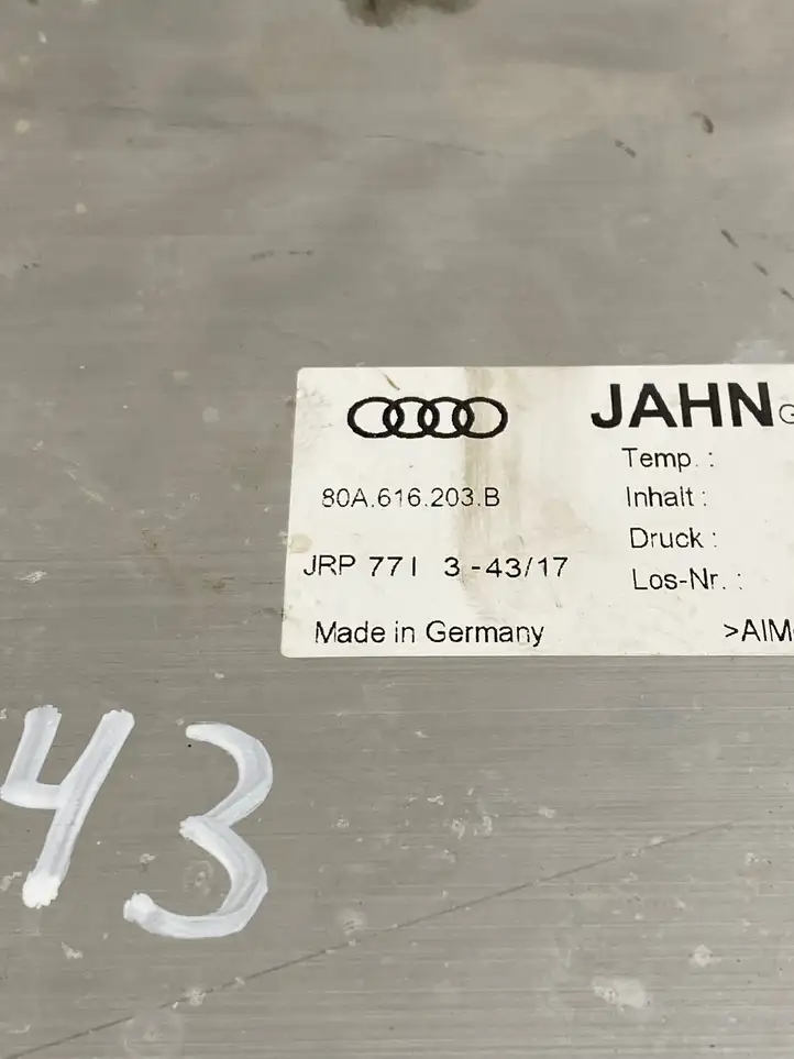 Audi Q5 SQ5 (2017 - ) 80A616203B Ресивер пневмоподвески — фото 9