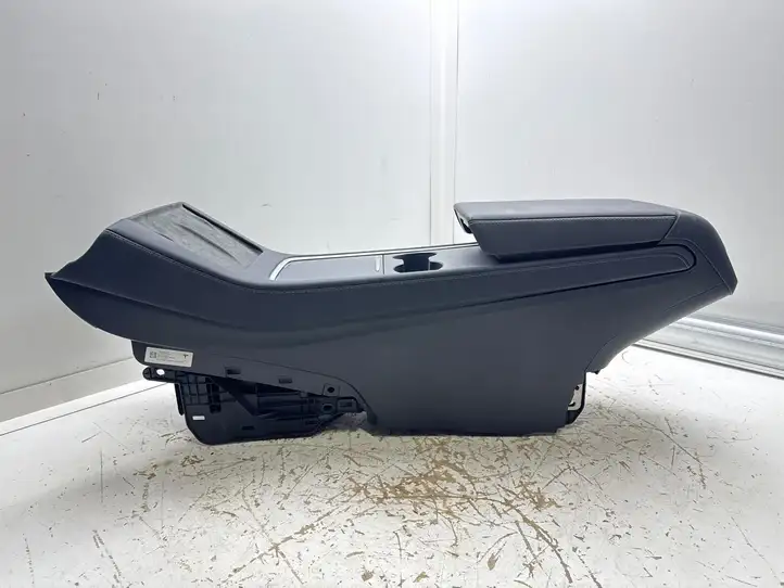 Tesla Model Y (2019 - 2024) 175550172C Центральная консоль — фото 12