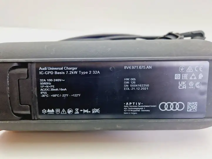 Audi Q4 e-tron (2021 - ) 8V4971675N Кабель для зарядки электромобилей — фото 7