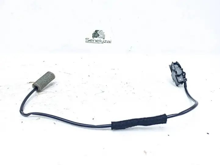 Mercedes-Benz SLK R171 (2005 - 2011) 1718203410 Лампа подсветки бардачка — фото 5