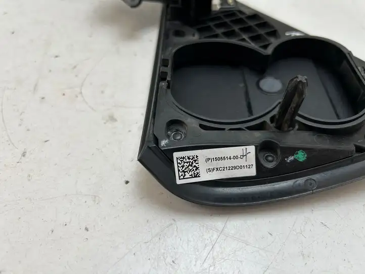 Tesla Model 3 (2017 - 2023) 150551400D Крышка зарядного разъема — фото 7