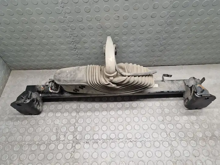BMW i4 (2021 - ) 303471600011 Комплект буксировочного крюка — фото 9