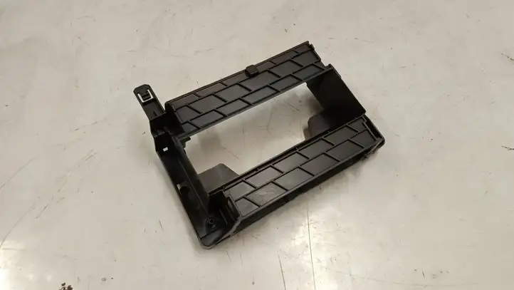 Seat Leon (5F) (2012 - 2019) 5f0857751 Кронштейн GPS-навигатора — фото 3