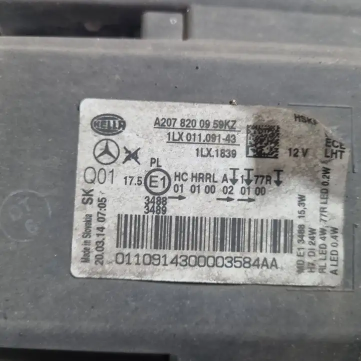 Mercedes-Benz E C207 W207 (2009 - 2017) A2078208261 Передняя фара — фото 2
