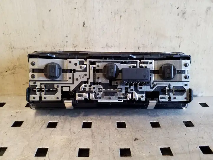 BMW X3 E83 (2003 - 2010) 63316962046 Передняя подсветка — фото 4