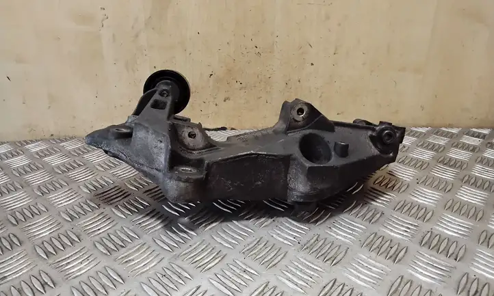 Nissan X-Trail T31 (2007 - 2014) 820052732 Кронштейн генератора — фото 2