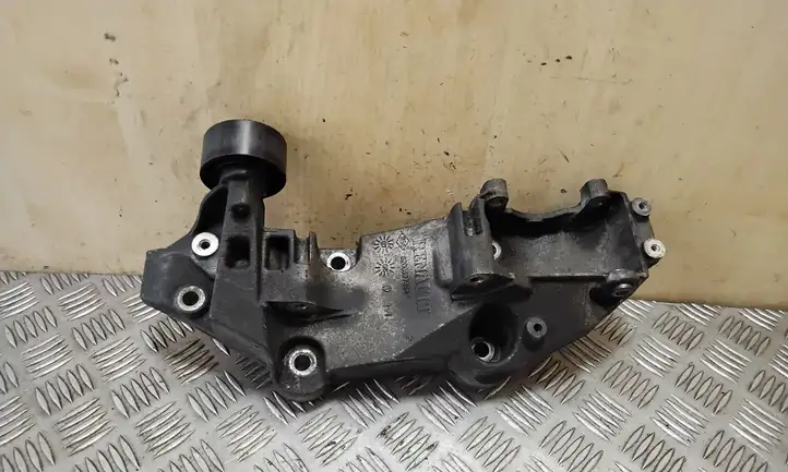 Nissan X-Trail T31 (2007 - 2014) 820052732 Кронштейн генератора — фото 3