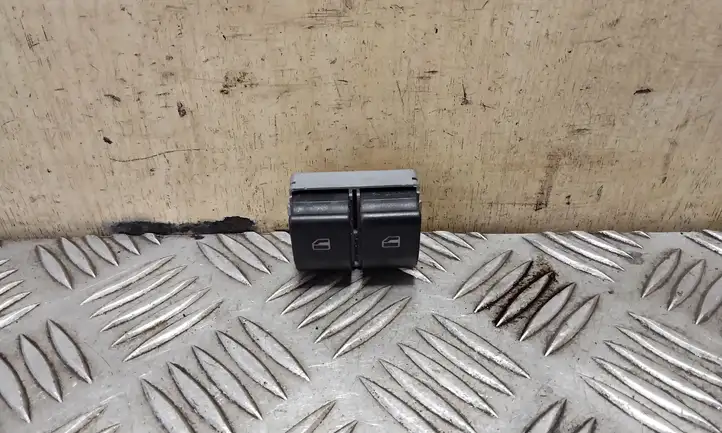 Volkswagen Polo (2005 - 2009) 6Q0959858 Блок кнопок стеклоподъемников — фото 1