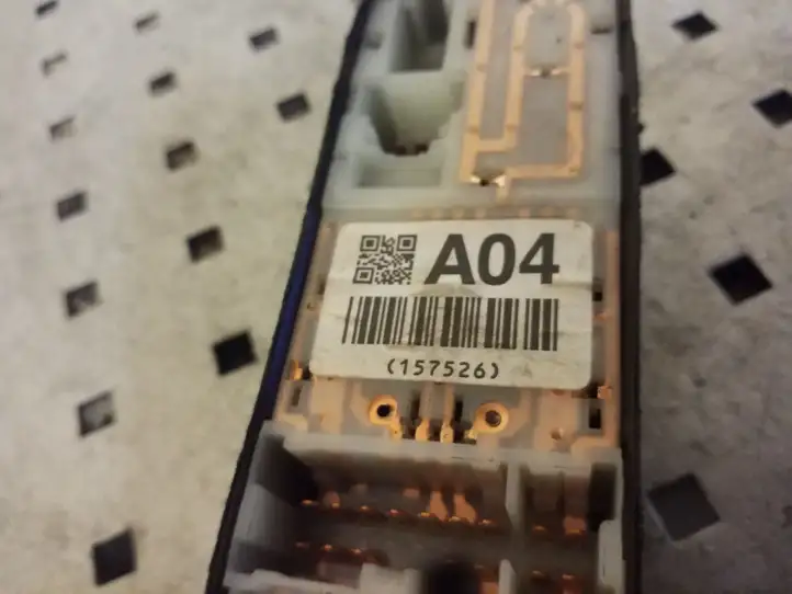 Subaru Outback (2009 - 2014) 157526 Кнопка стеклоподъемников — фото 4