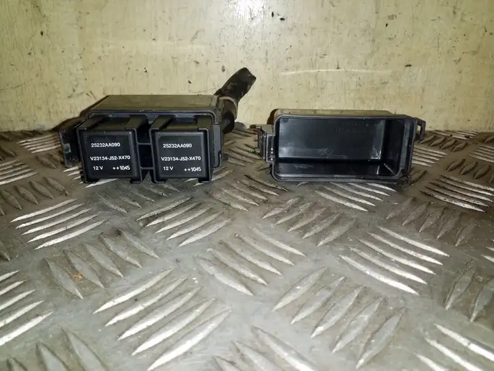 Subaru Outback (2009 - 2014) RB203500B Блок монтирования реле — фото 2