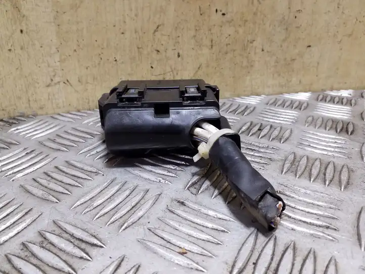 Subaru Outback (2009 - 2014) RB203500B Блок монтирования реле — фото 7