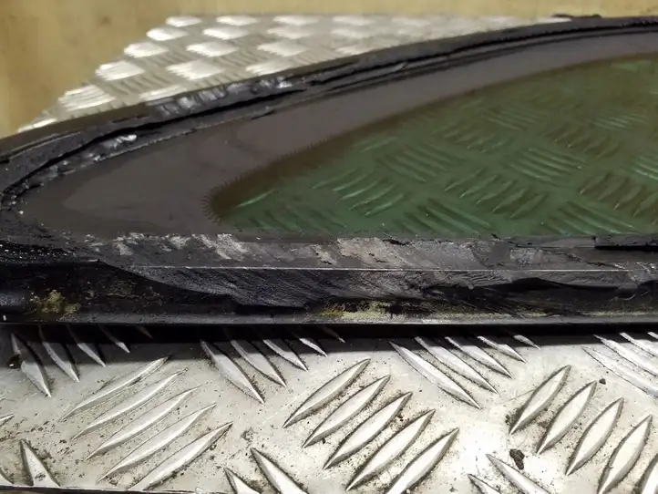 Skoda Octavia Mk2 (1Z) (2004 - 2013) Заднее боковое стекло — фото 8