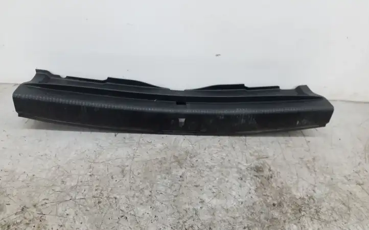 Volkswagen Golf Plus (2008 - 2014) 5M0863459G Отделка порога багажника — фото 1