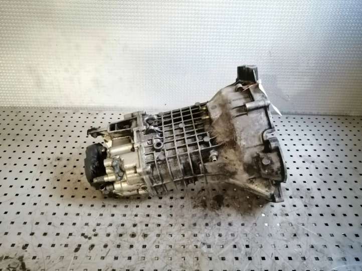 2600105090 BMW 3 E30 Mechaninė 5 pavarų dėžė