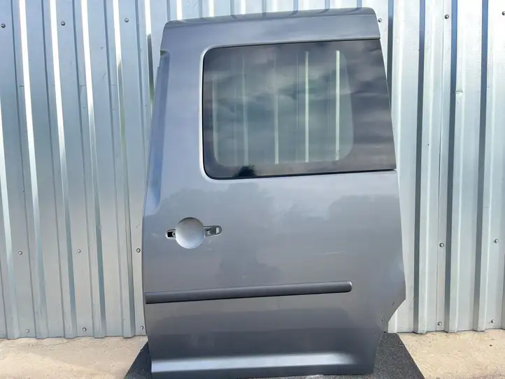 Volkswagen Caddy (2015 - 2020) Боковая раздвижная дверь — фото 1