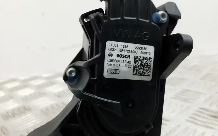 Skoda Rapid (NH) (2012 - 2019) 6R1721503J Педаль акселератора — фото 2