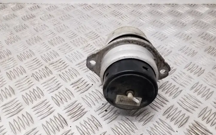 Volkswagen Touareg II (2010 - 2018) 7L8199131F Опора двигателя — фото 1