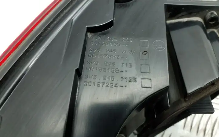 Skoda Superb B8 (3V) (2015 - 2023) 3V5945208 Задний фонарь в кузове — фото 3