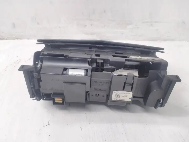 Mercedes-Benz C W204 (2007 - 2014) A2048204697 Дисплей — фото 3