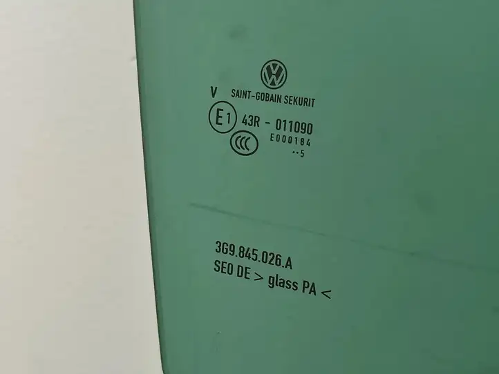 Volkswagen PASSAT B8 (2015 - ) 43R011090 Стекло задней двери — фото 2