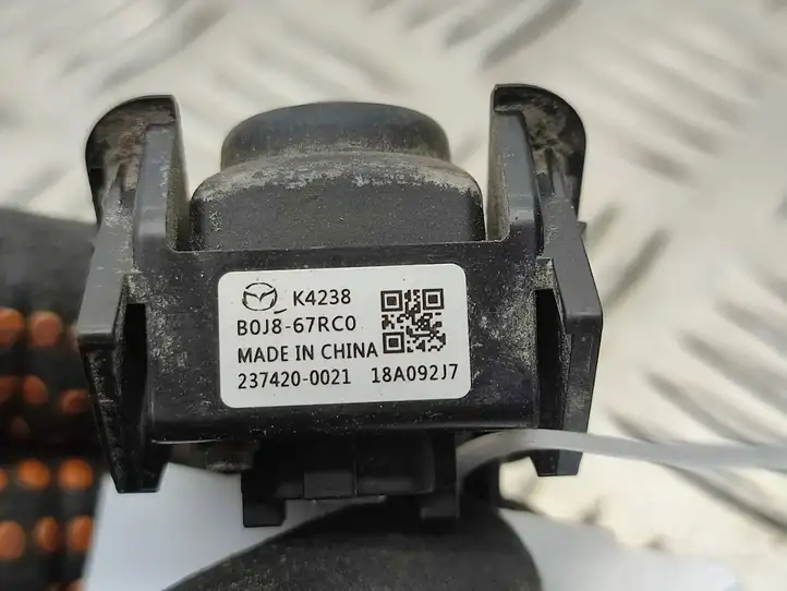Mazda 3 (2017 - 2019) B0J867RC0 Камера заднего вида в бампере — фото 3