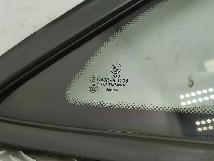 BMW 2 F46 (2015 - ) 7321943 Треугольное стекло кузова — фото 3