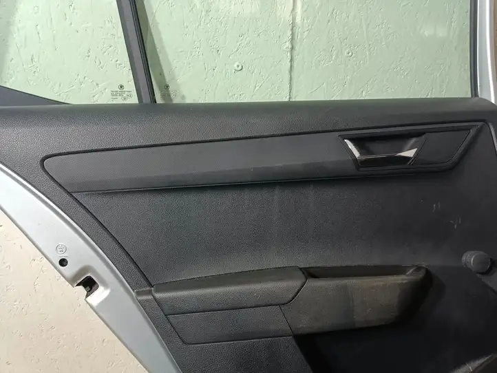 Skoda Fabia Mk3 (NJ) (2015 - 2021) Задняя дверь — фото 9