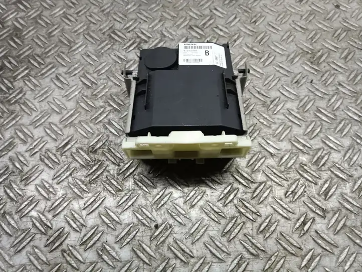 Volvo V50 (2004 - 2008) Блок GSM — фото 4
