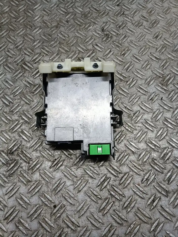 Volvo V50 (2004 - 2008) Блок GSM — фото 6