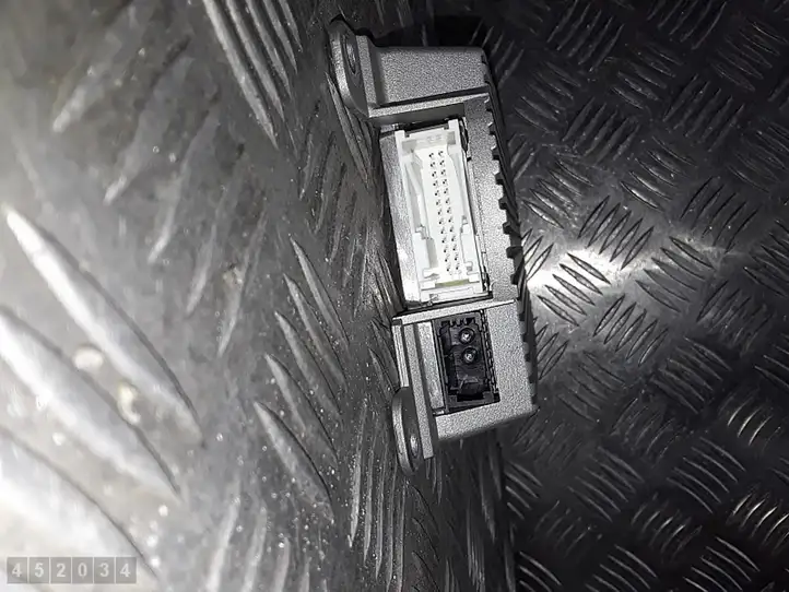 BMW 1 F20 F21 (2011 - 2019) 8410925715201 Усилитель звука — фото 3