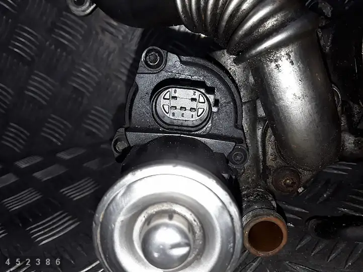 Skoda Octavia Mk2 (1Z) (2004 - 2013) 03L131512BJ Охладитель клапана EGR — фото 5