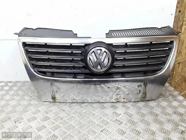 Volkswagen PASSAT B6 (2005 - 2010) Передняя решетка — фото 3