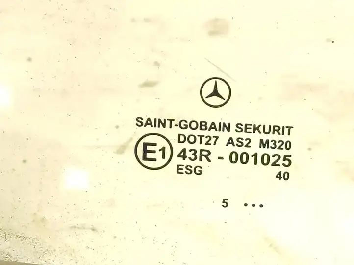 Mercedes-Benz Sprinter W901 W902 W903 W904 (1995 - 2007) 9017250120 Треугольное стекло передней двери — фото 3