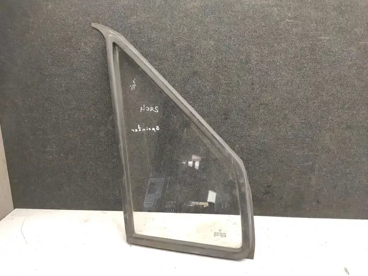 Mercedes-Benz Sprinter W901 W902 W903 W904 (1995 - 2007) 9017250120 Треугольное стекло передней двери — фото 4