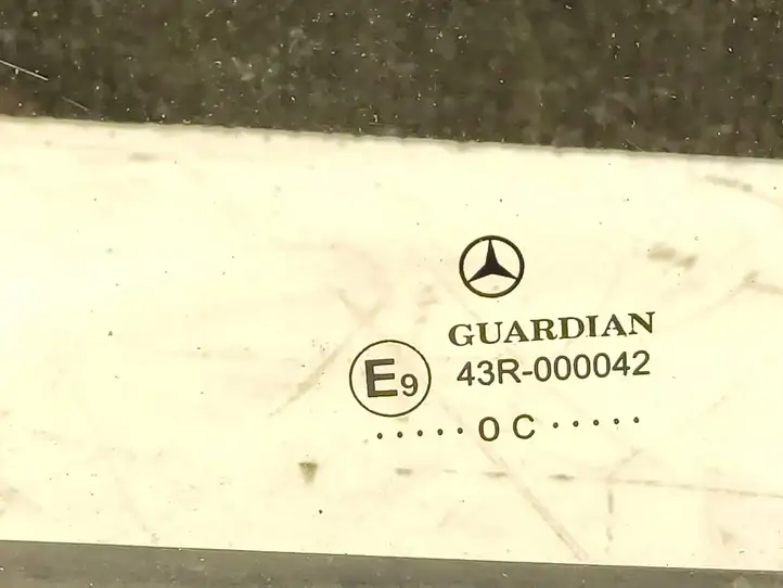 Mercedes-Benz Sprinter W901 W902 W903 W904 (1995 - 2007) A9017250220 Треугольное стекло передней двери — фото 2