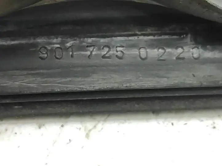 Mercedes-Benz Sprinter W901 W902 W903 W904 (1995 - 2007) A9017250220 Треугольное стекло передней двери — фото 4
