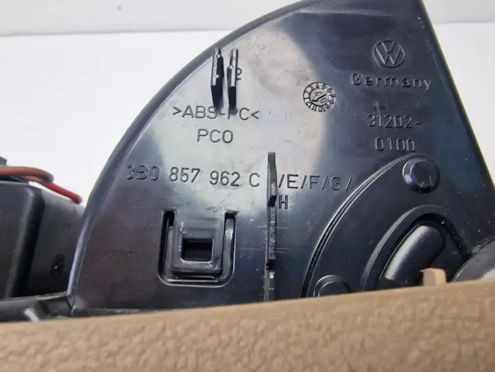 Volkswagen PASSAT B5.5 (2001 - 2005) 3B0857962C Прочие детали салона — фото 3