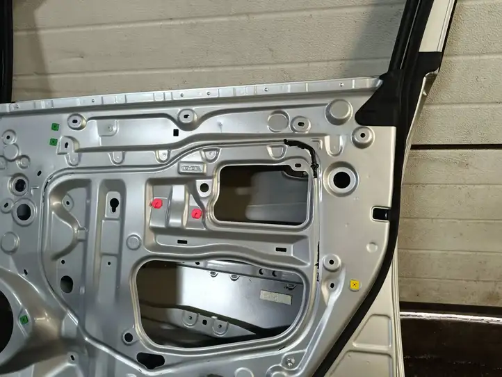Toyota Mirai (2015 - 2020) Дверь — фото 21