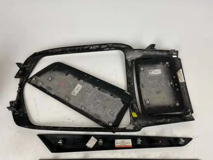 Maserati Levante (2017 - ) 670015136 Комплект внутренней декоративной отделки — фото 13
