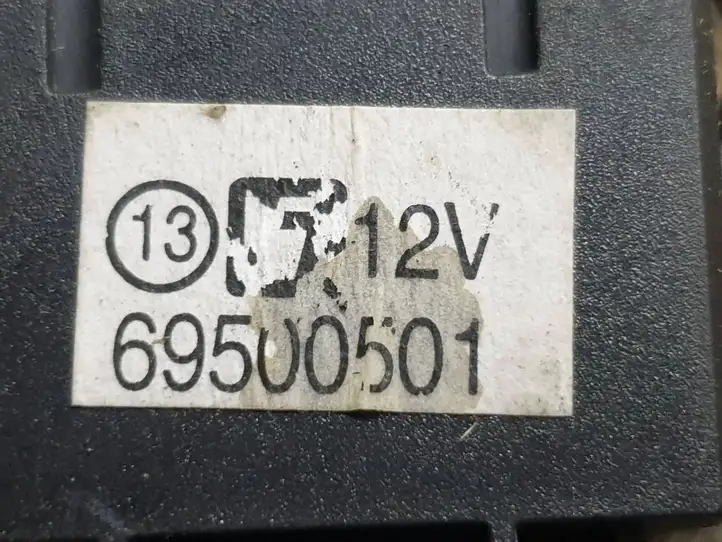 Iveco Daily Daily 35 - 40.10 (2001 - 2016) 69500501 Кнопка обогрева зеркал — фото 5