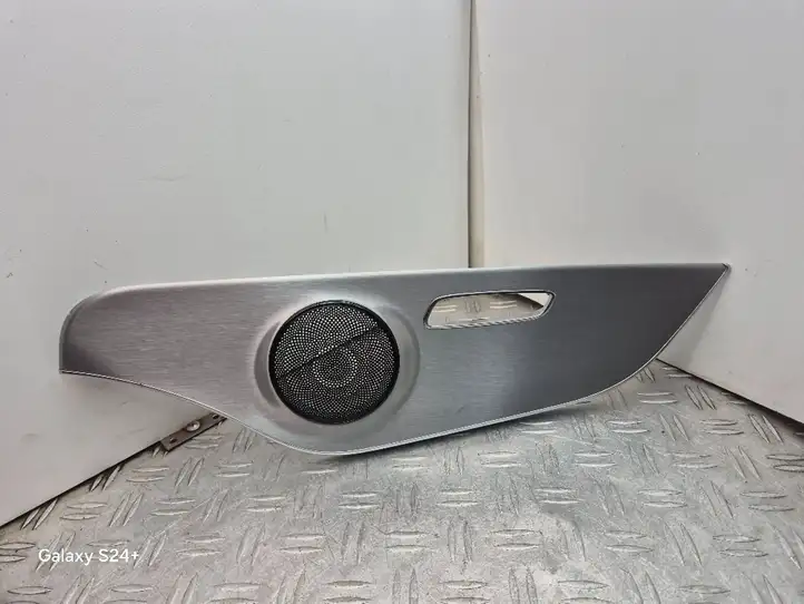 Mercedes-Benz C W205 (2014 - 2021) A2057270128 Накладка динамика передней двери — фото 6