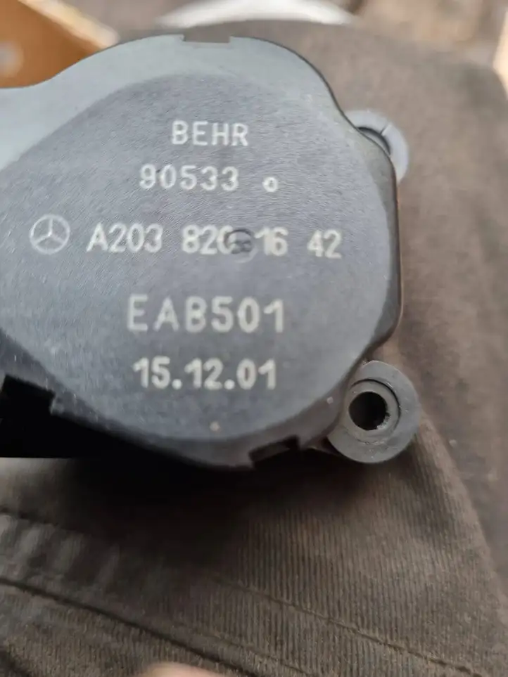 Mercedes-Benz CLC CL 203 (2008 - 2011) A2038201642 Двигатель задвижки потока воздуха — фото 3