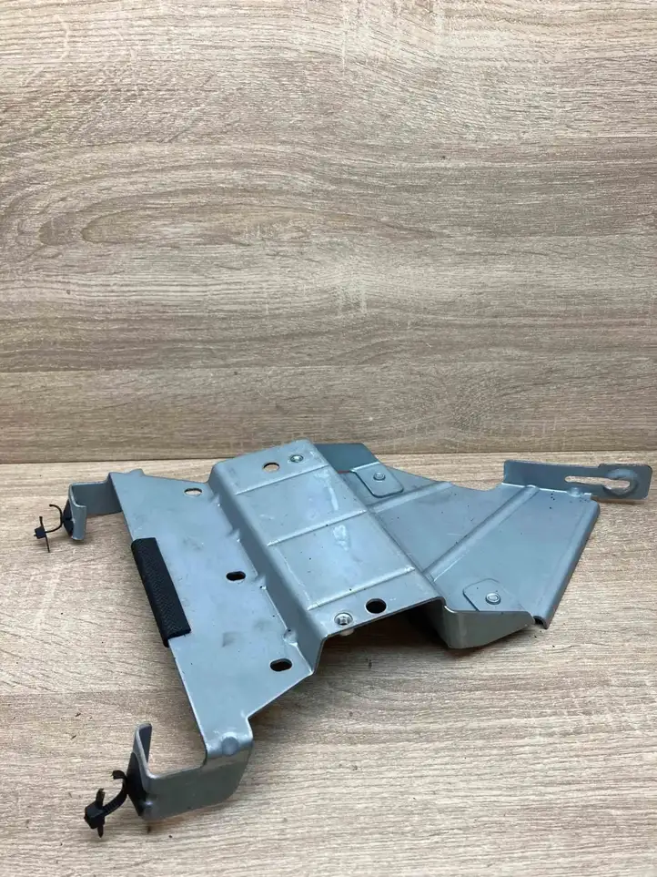 Mercedes-Benz E W211 (2002 - 2009) A2115458740 Кронштейн усилителя звука — фото 1
