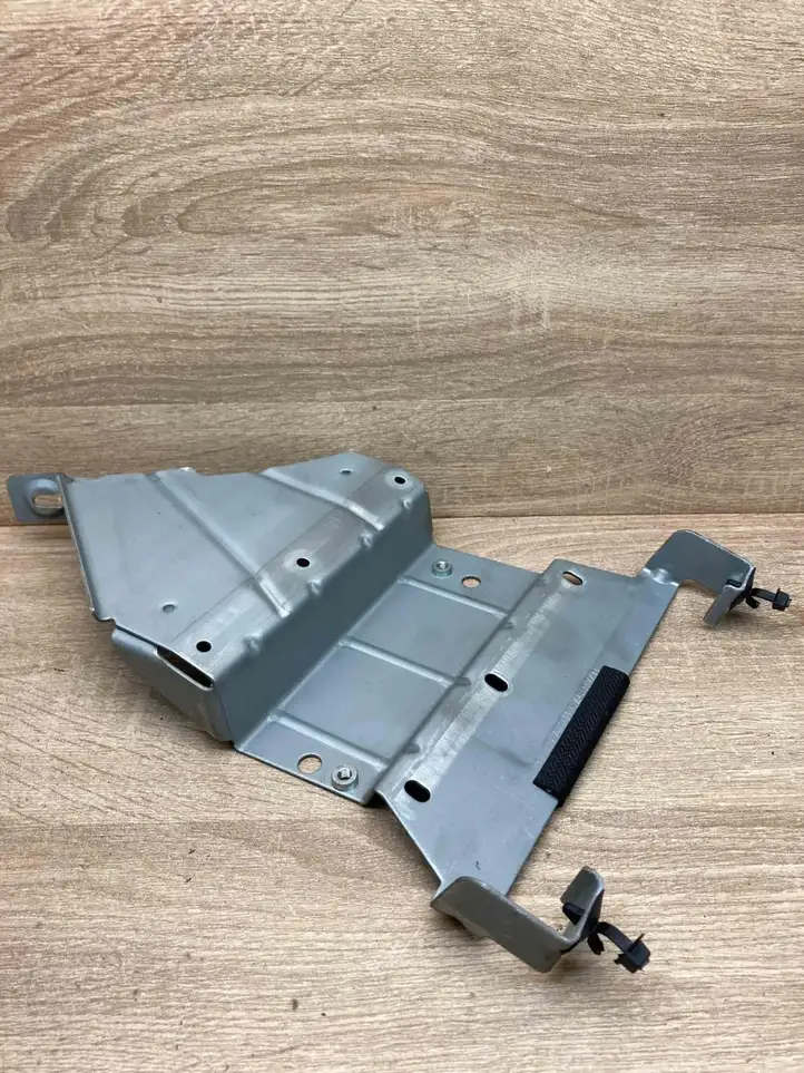 Mercedes-Benz E W211 (2002 - 2009) A2115458740 Кронштейн усилителя звука — фото 3