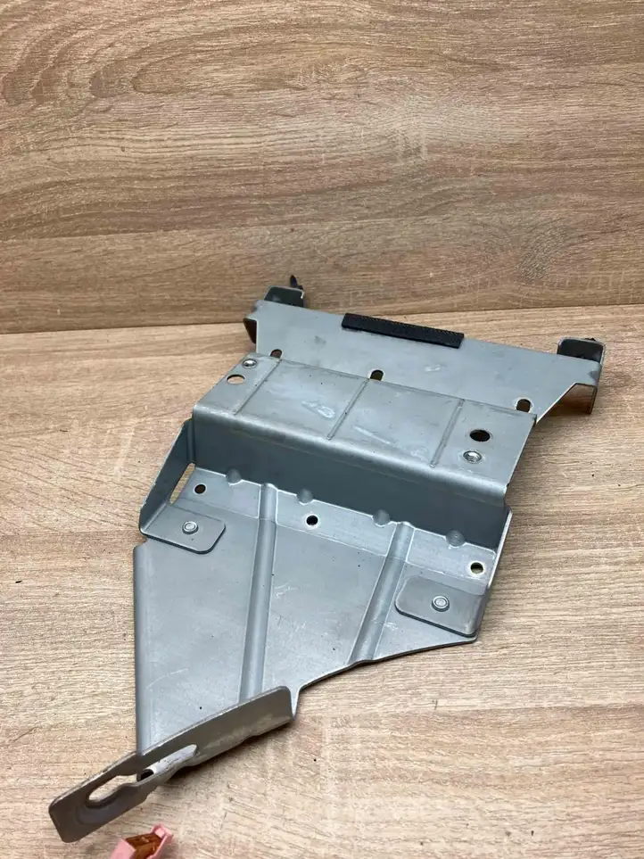 Mercedes-Benz E W211 (2002 - 2009) A2115458740 Кронштейн усилителя звука — фото 4