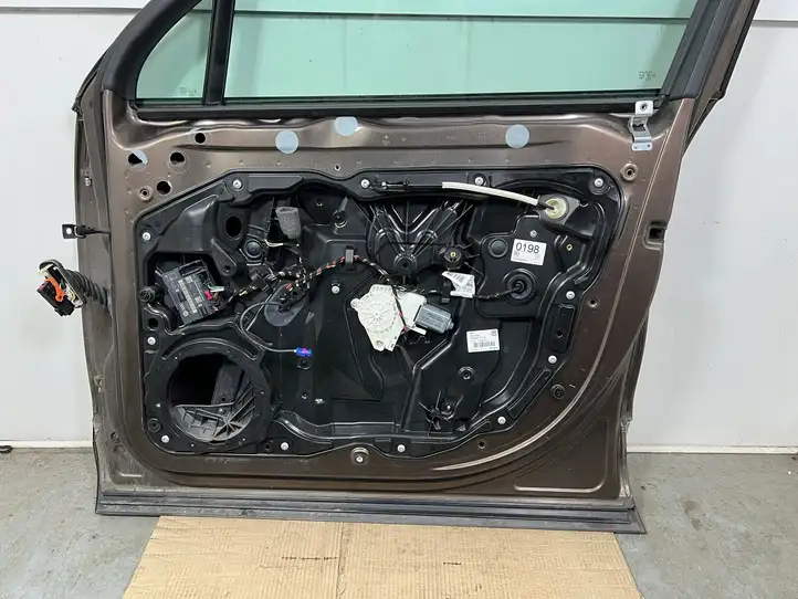 Volkswagen Touareg II (2010 - 2018) Дверь — фото 5