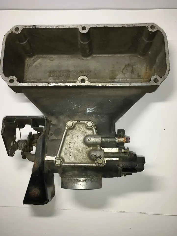 Land Rover Range Rover P38A (1994 - 2002) HRC267946L Дроссельная заслонка — фото 2