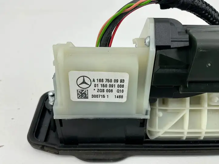 Mercedes-Benz A W176 (2012 - 2018) A1667500993 Ручка крышки багажника — фото 9