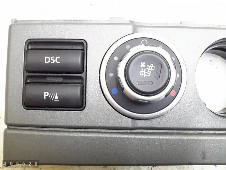 Land Rover Range Rover L322 (2005 - 2009) yul501270 Кнопка открытия задней двери — фото 2