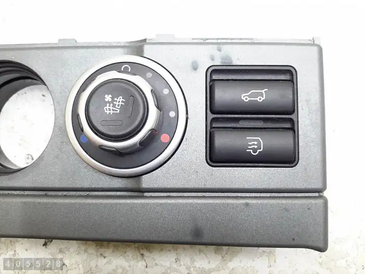 Land Rover Range Rover L322 (2005 - 2009) yul501270 Кнопка открытия задней двери — фото 3